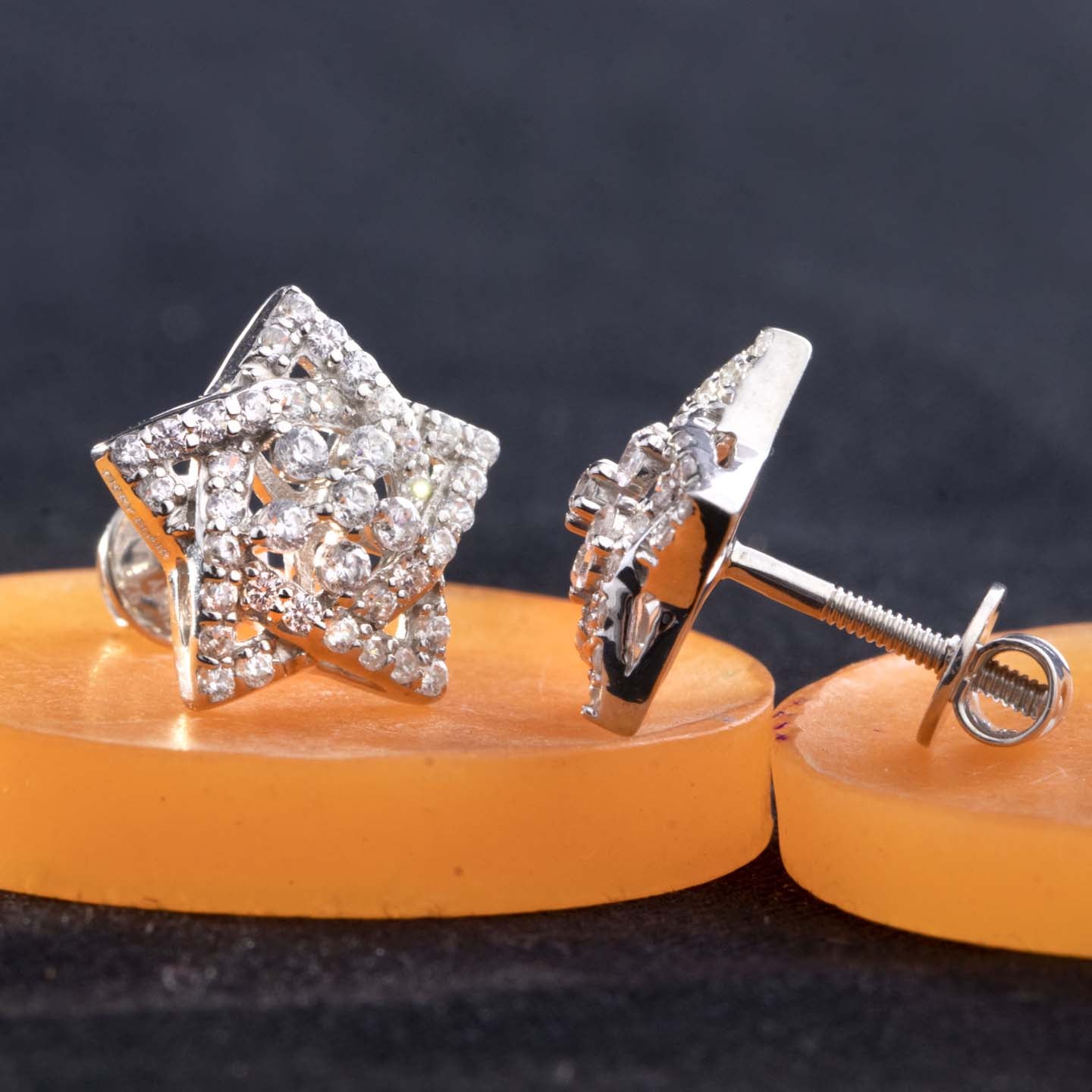 Gold Diamond Stud Earring